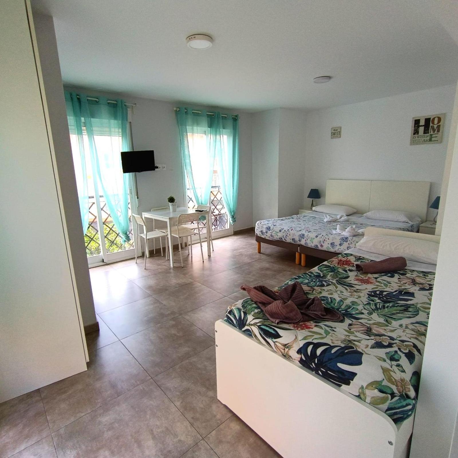Terrazas De Capuchinos Apartamentos Malaga Exterior photo